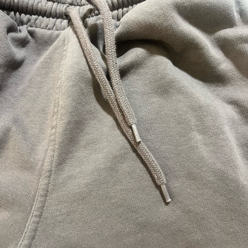 H&M Men's Brownish-Grey Athletic Shorts - Picture 5 of 6